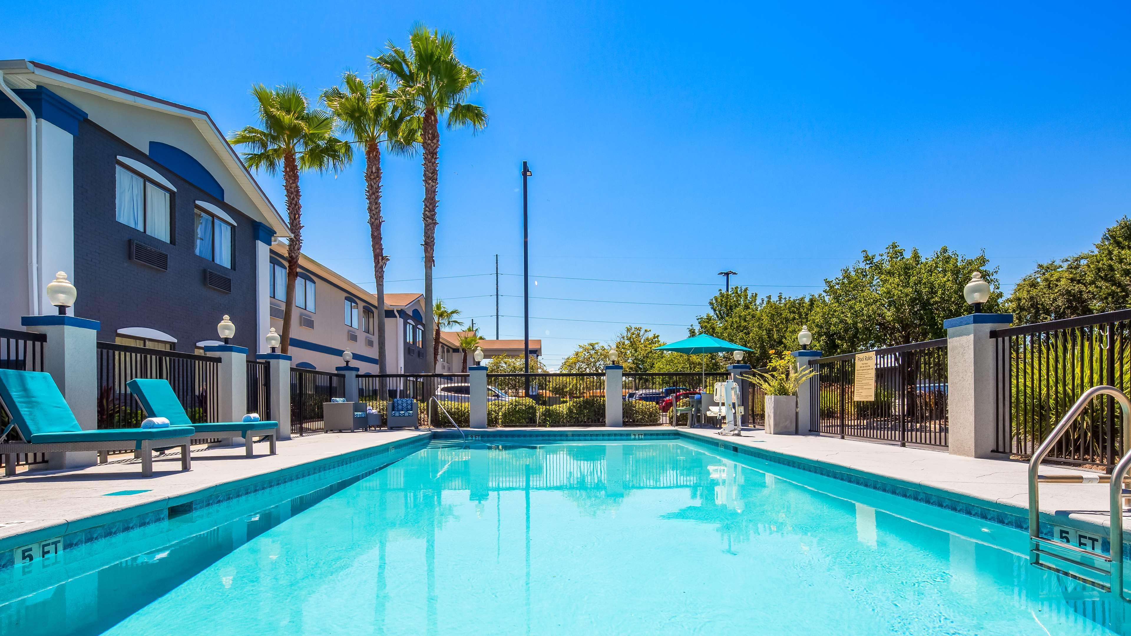 אטלנטיק ביץ' Best Western Mayport Inn And Suites מראה חיצוני תמונה