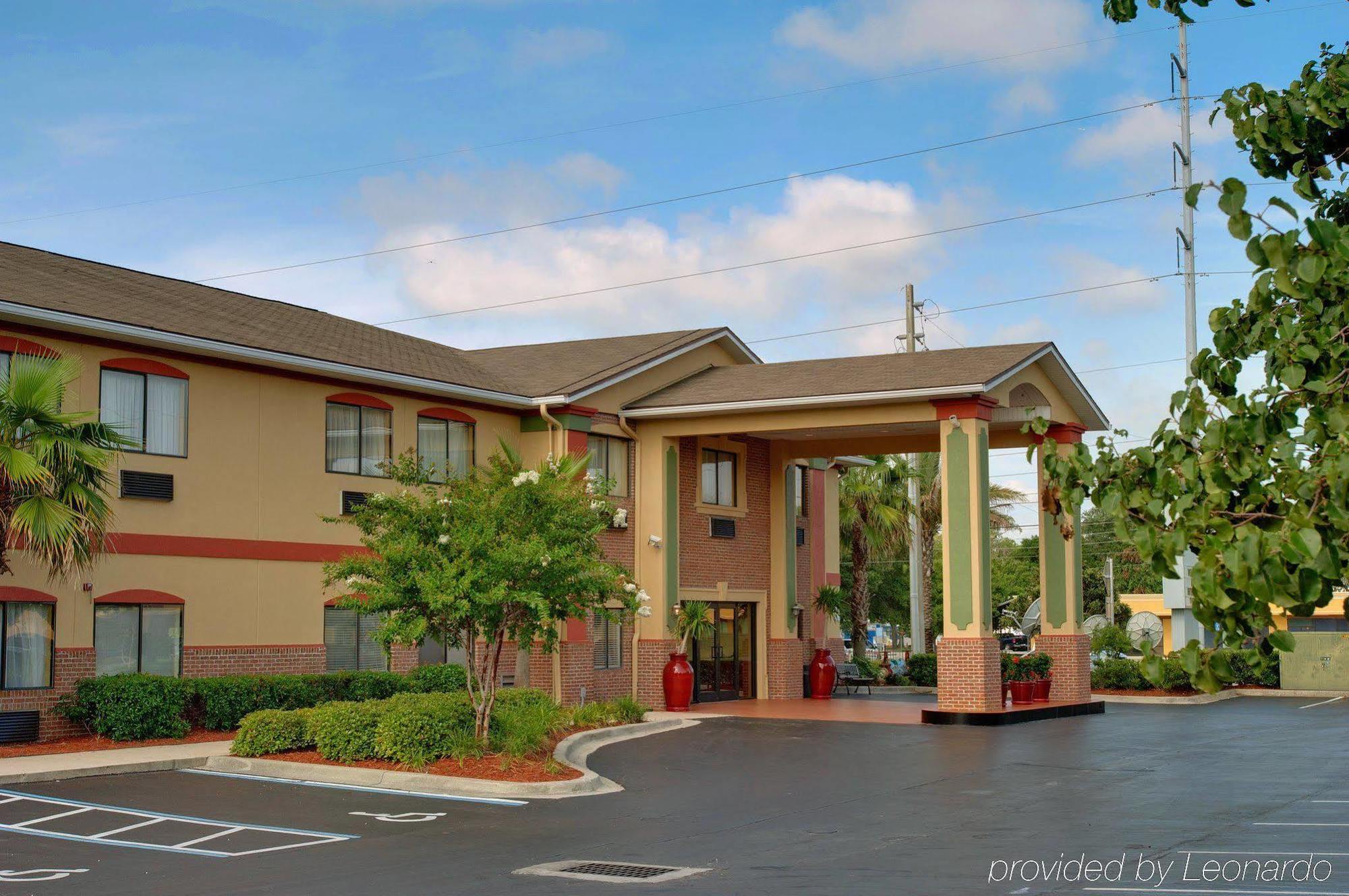 אטלנטיק ביץ' Best Western Mayport Inn And Suites מראה חיצוני תמונה