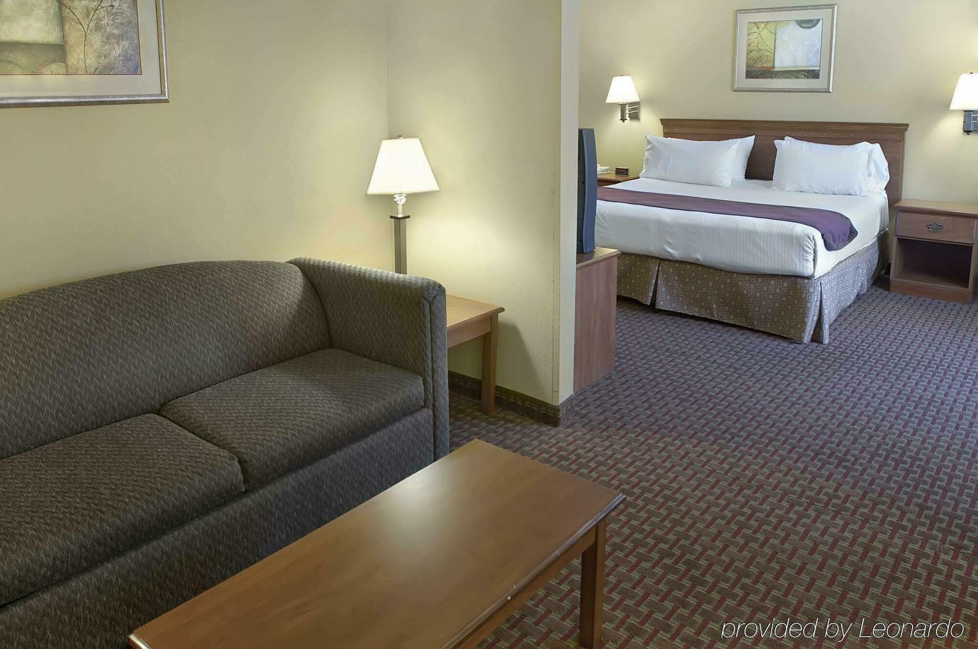 אטלנטיק ביץ' Best Western Mayport Inn And Suites מראה חיצוני תמונה